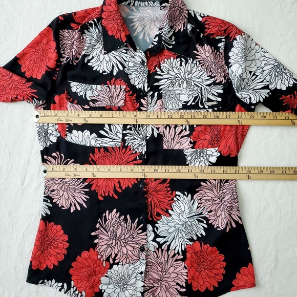 Guess Long Sleeve Button Down Black & Red Floral Print Shirt, Size Small - Picture 12 of 16